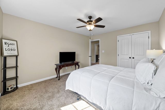 521 Castle Pinckney Ln, Clarksville, TN 37042