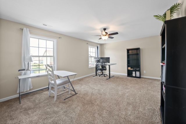 521 Castle Pinckney Ln, Clarksville, TN 37042