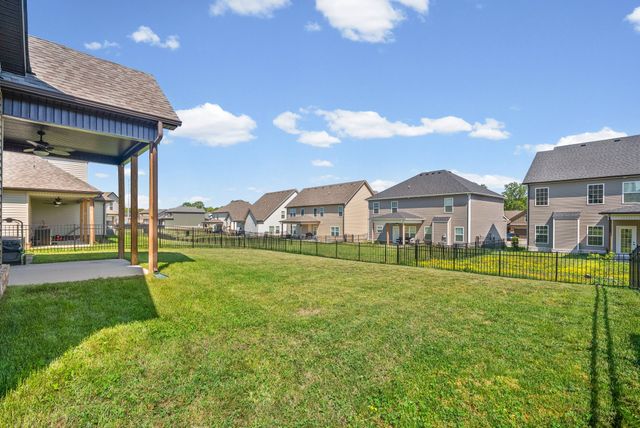 521 Castle Pinckney Ln, Clarksville, TN 37042