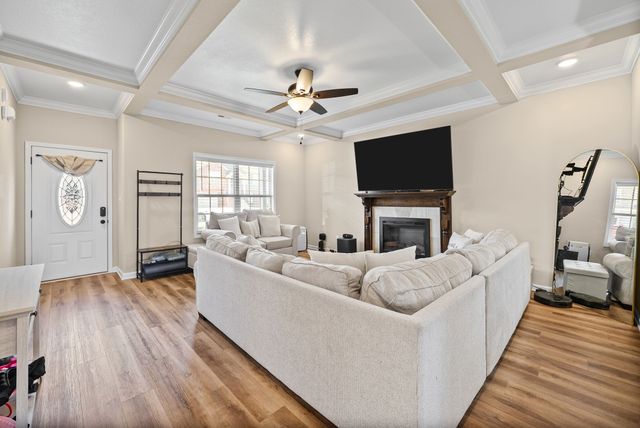 521 Castle Pinckney Ln, Clarksville, TN 37042