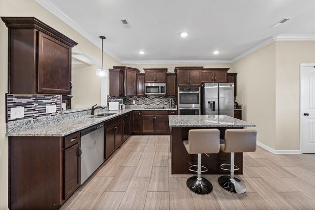 521 Castle Pinckney Ln, Clarksville, TN 37042