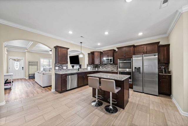 521 Castle Pinckney Ln, Clarksville, TN 37042