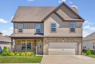 521 Castle Pinckney Ln, Clarksville, TN 37042