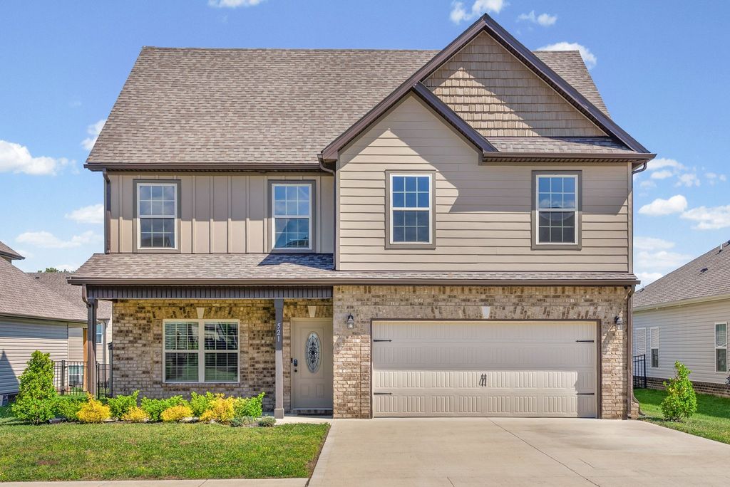 521 Castle Pinckney Ln, Clarksville, TN 37042