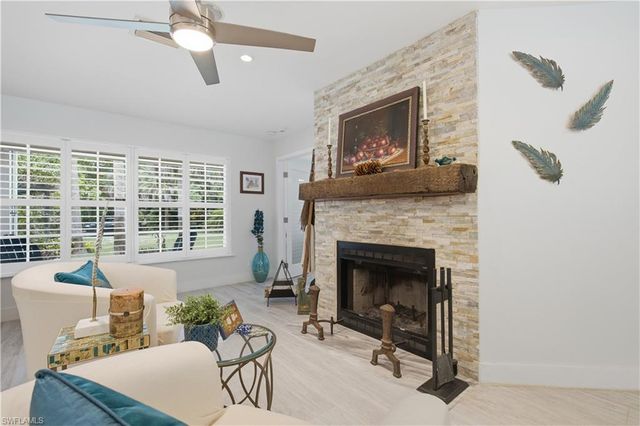 150 Logan BLVD N, Naples, FL 34119
