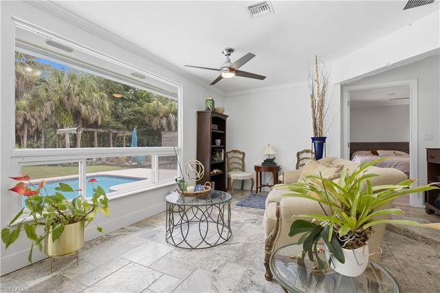150 Logan BLVD N, Naples, FL 34119