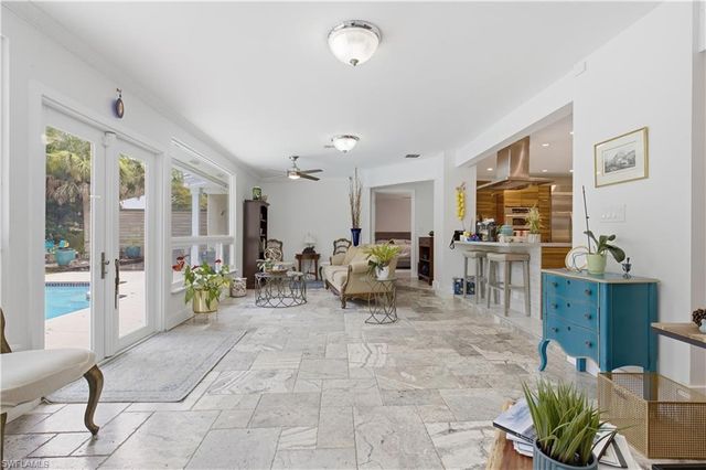 150 Logan BLVD N, Naples, FL 34119