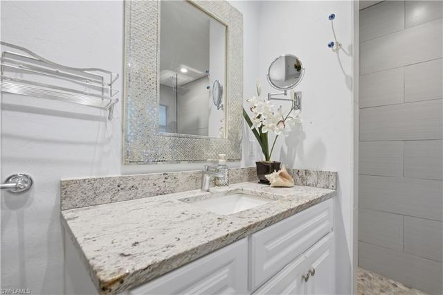 150 Logan BLVD N, Naples, FL 34119