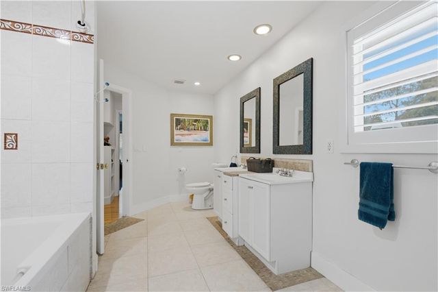 150 Logan BLVD N, Naples, FL 34119