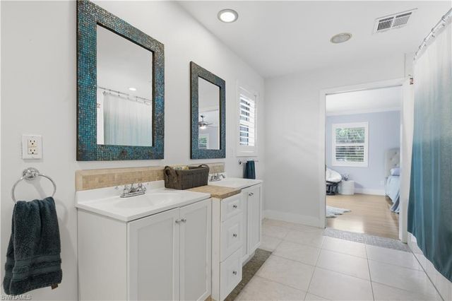 150 Logan BLVD N, Naples, FL 34119