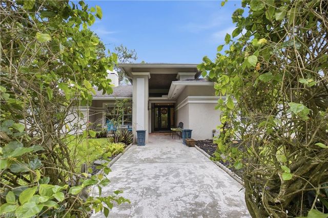 150 Logan BLVD N, Naples, FL 34119