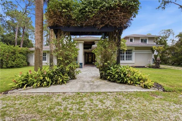 150 Logan BLVD N, Naples, FL 34119