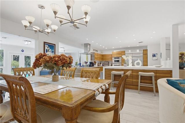 150 Logan BLVD N, Naples, FL 34119