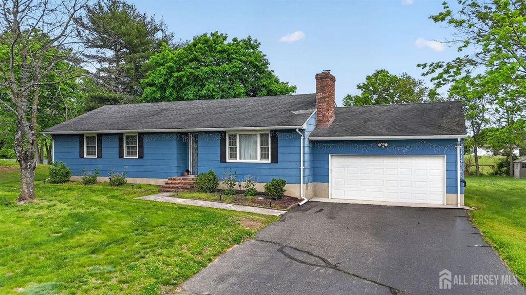 434 Hoffman Station Road, Monroe, NJ 08831