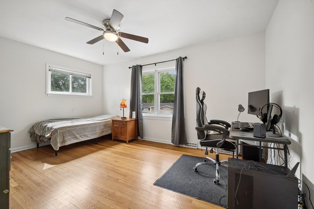 1050 E KITSON Drive, Palatine, IL 60074