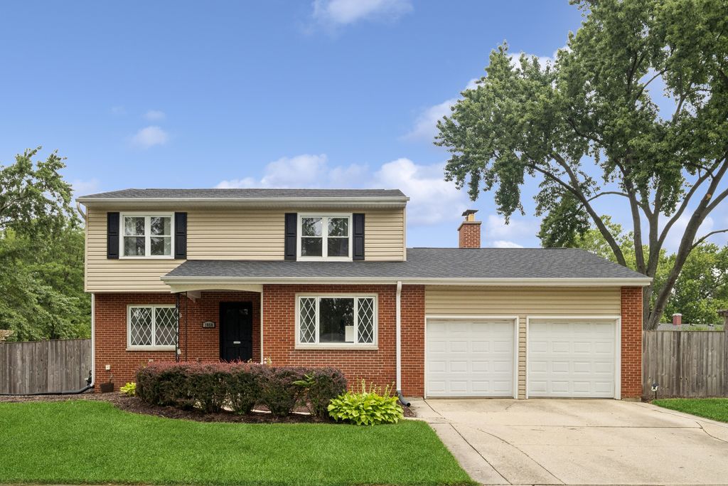 1050 E KITSON Drive, Palatine, IL 60074