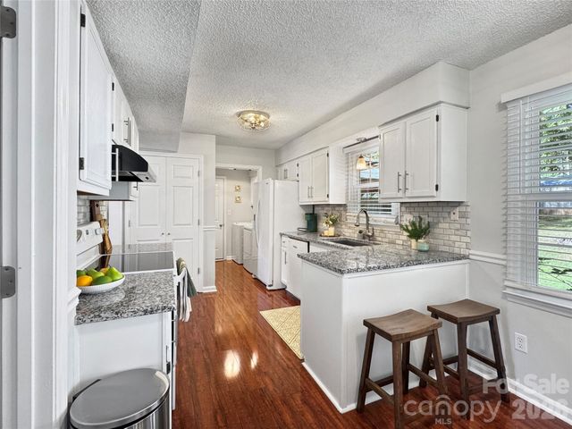 7806 Lobilia Lane, Charlotte, NC 28214