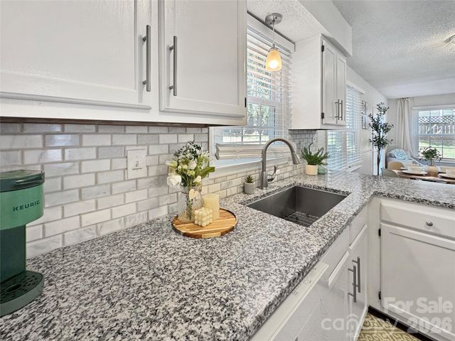 7806 Lobilia Lane, Charlotte, NC 28214