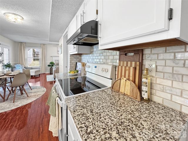 7806 Lobilia Lane, Charlotte, NC 28214