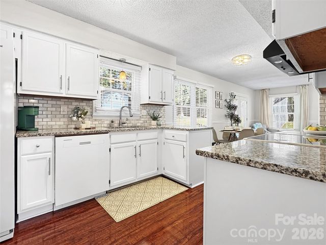7806 Lobilia Lane, Charlotte, NC 28214