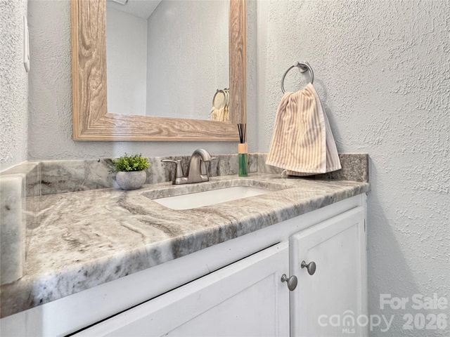 7806 Lobilia Lane, Charlotte, NC 28214