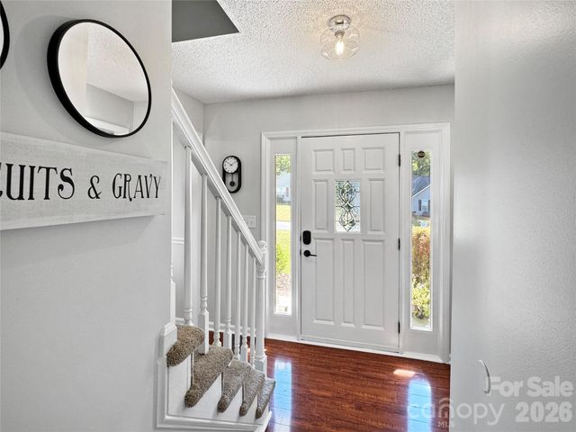 7806 Lobilia Lane, Charlotte, NC 28214