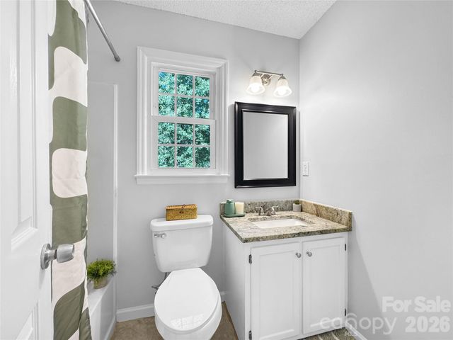 7806 Lobilia Lane, Charlotte, NC 28214