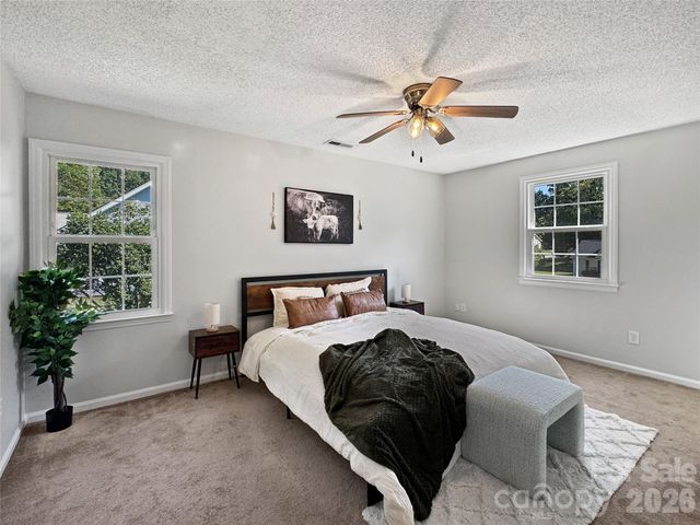 7806 Lobilia Lane, Charlotte, NC 28214