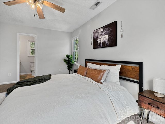 7806 Lobilia Lane, Charlotte, NC 28214