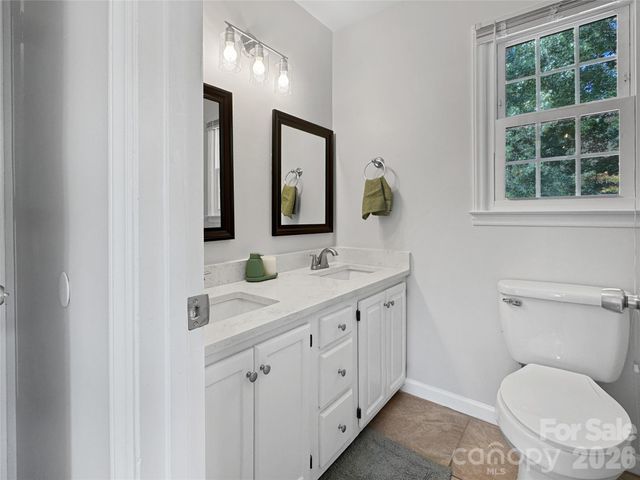 7806 Lobilia Lane, Charlotte, NC 28214