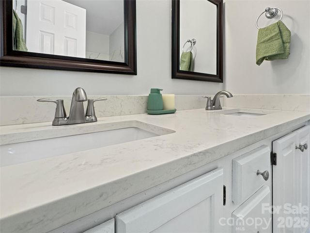 7806 Lobilia Lane, Charlotte, NC 28214