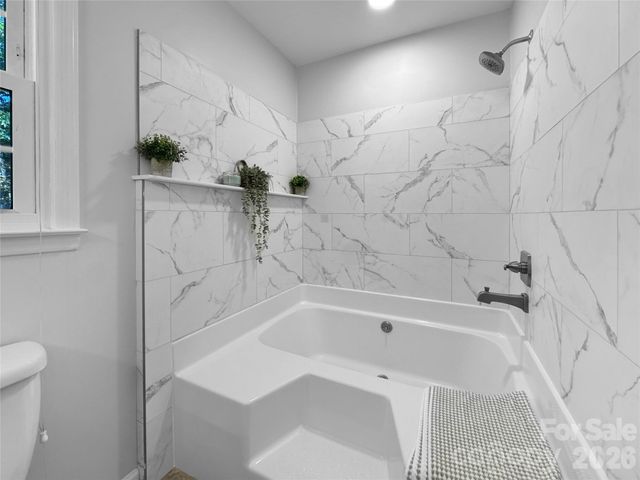 7806 Lobilia Lane, Charlotte, NC 28214