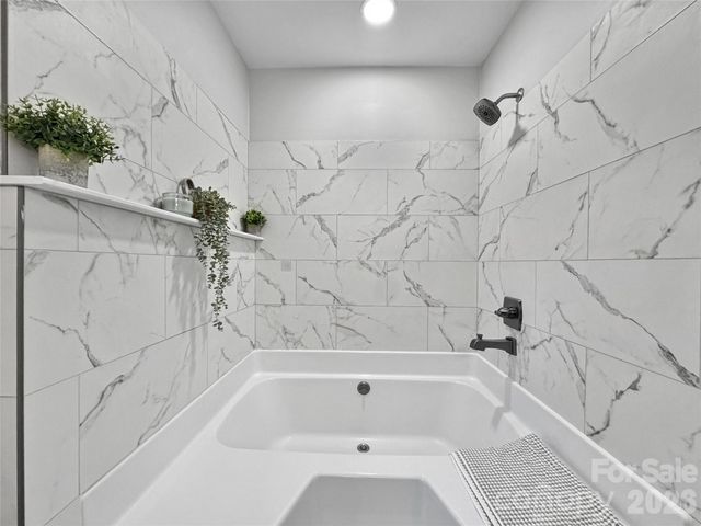 7806 Lobilia Lane, Charlotte, NC 28214