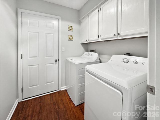 7806 Lobilia Lane, Charlotte, NC 28214