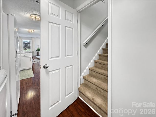7806 Lobilia Lane, Charlotte, NC 28214