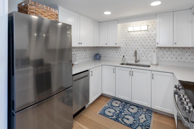 14 Lockwood Drive 2d, Charleston, SC 29401