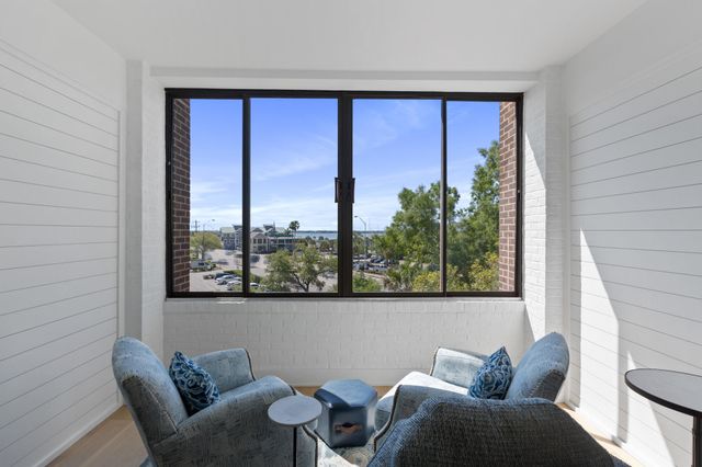 14 Lockwood Drive 2d, Charleston, SC 29401