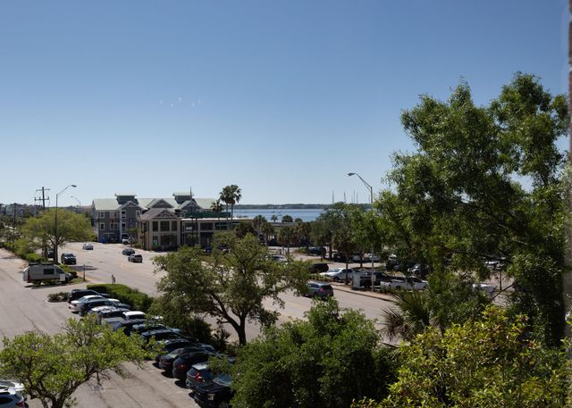 14 Lockwood Drive 2d, Charleston, SC 29401