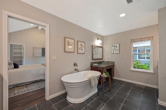 7686 River Ranch Way, Sacramento, CA 95831