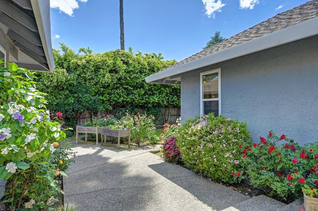 7686 River Ranch Way, Sacramento, CA 95831