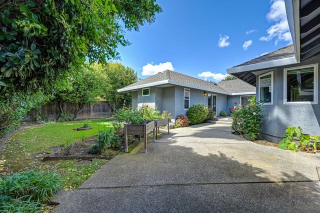 7686 River Ranch Way, Sacramento, CA 95831