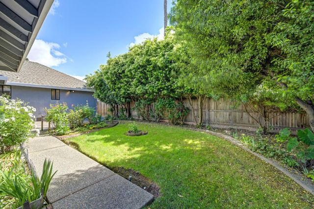 7686 River Ranch Way, Sacramento, CA 95831