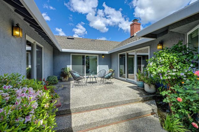 7686 River Ranch Way, Sacramento, CA 95831