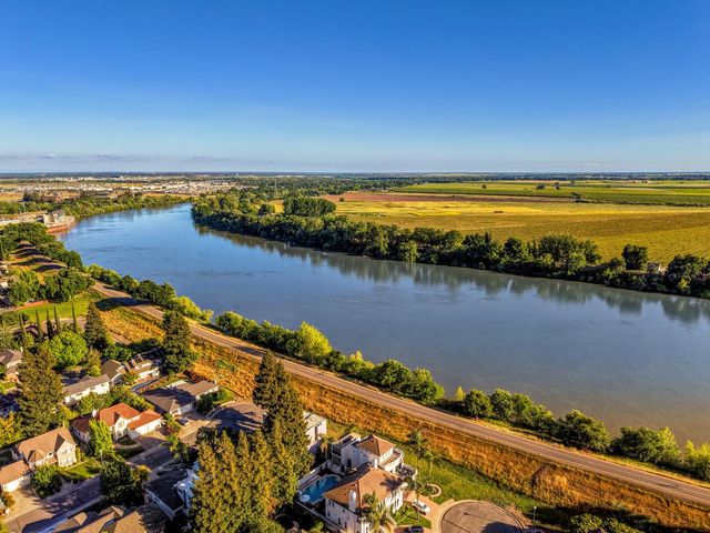 7686 River Ranch Way, Sacramento, CA 95831