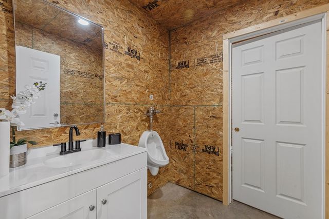 1810 S County Rd 1069, Midland, TX 79706