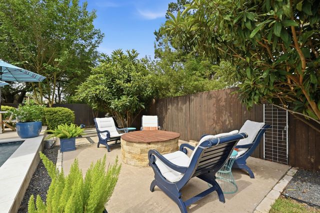 16032 La Rosa DR, Austin, TX 78738