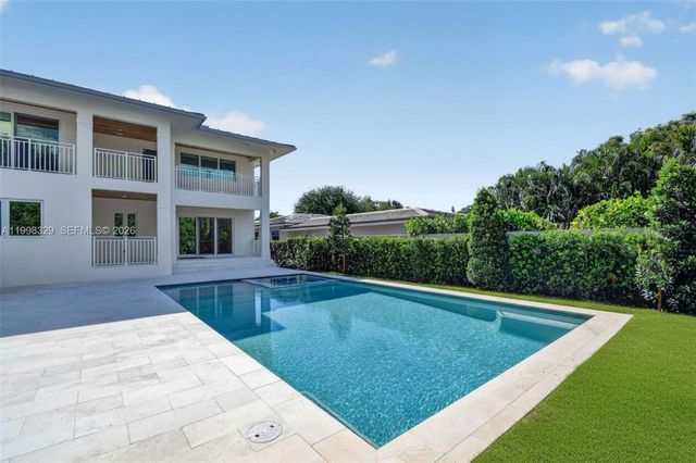 1017 S Palmway, Lake Worth, FL 33460