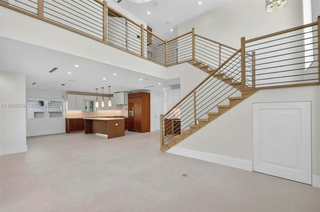 1017 S Palmway, Lake Worth, FL 33460