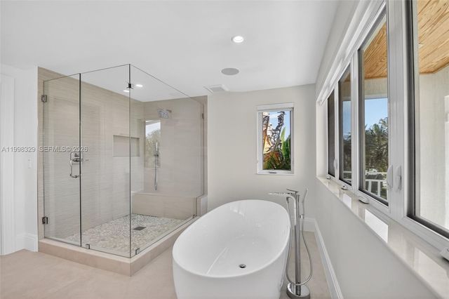 1017 S Palmway, Lake Worth, FL 33460