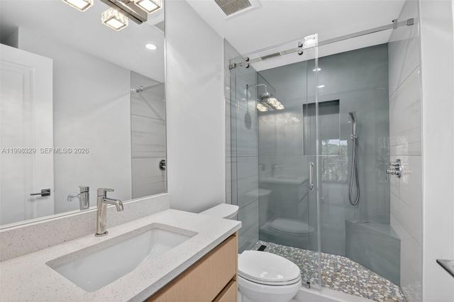 1017 S Palmway, Lake Worth, FL 33460